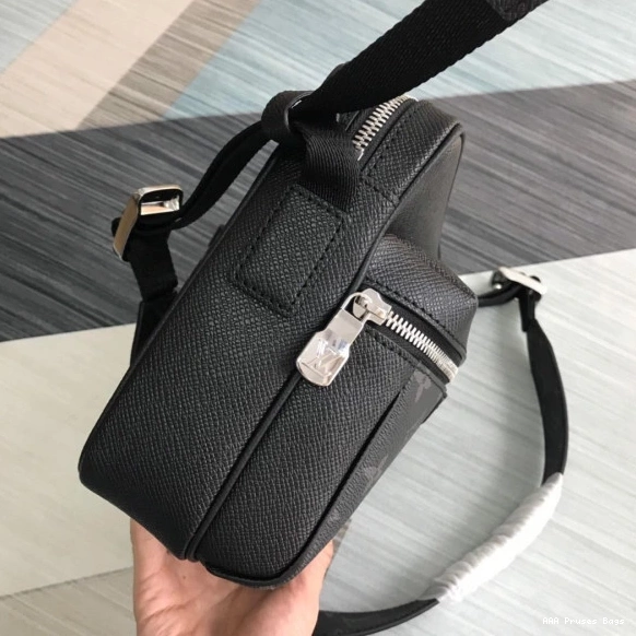 AAA Pruses Bags VUITTON OUTDOOR LOUIS MESSENGER 0804
